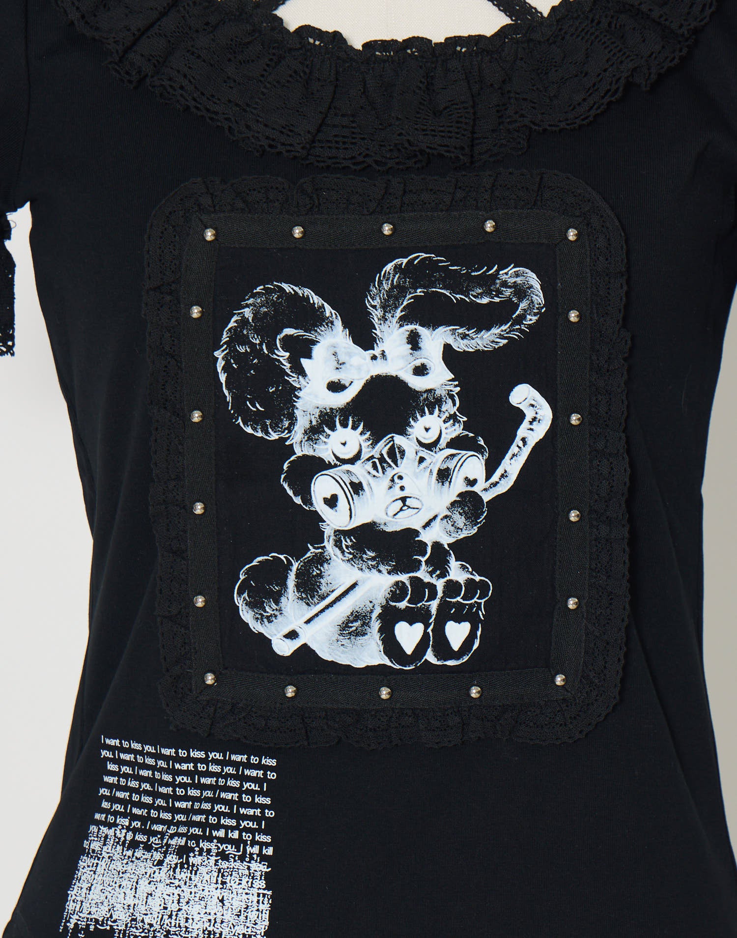 ValentineBunny print lace frame t-shirt – AVENCHUMU （アバンチュウム）
