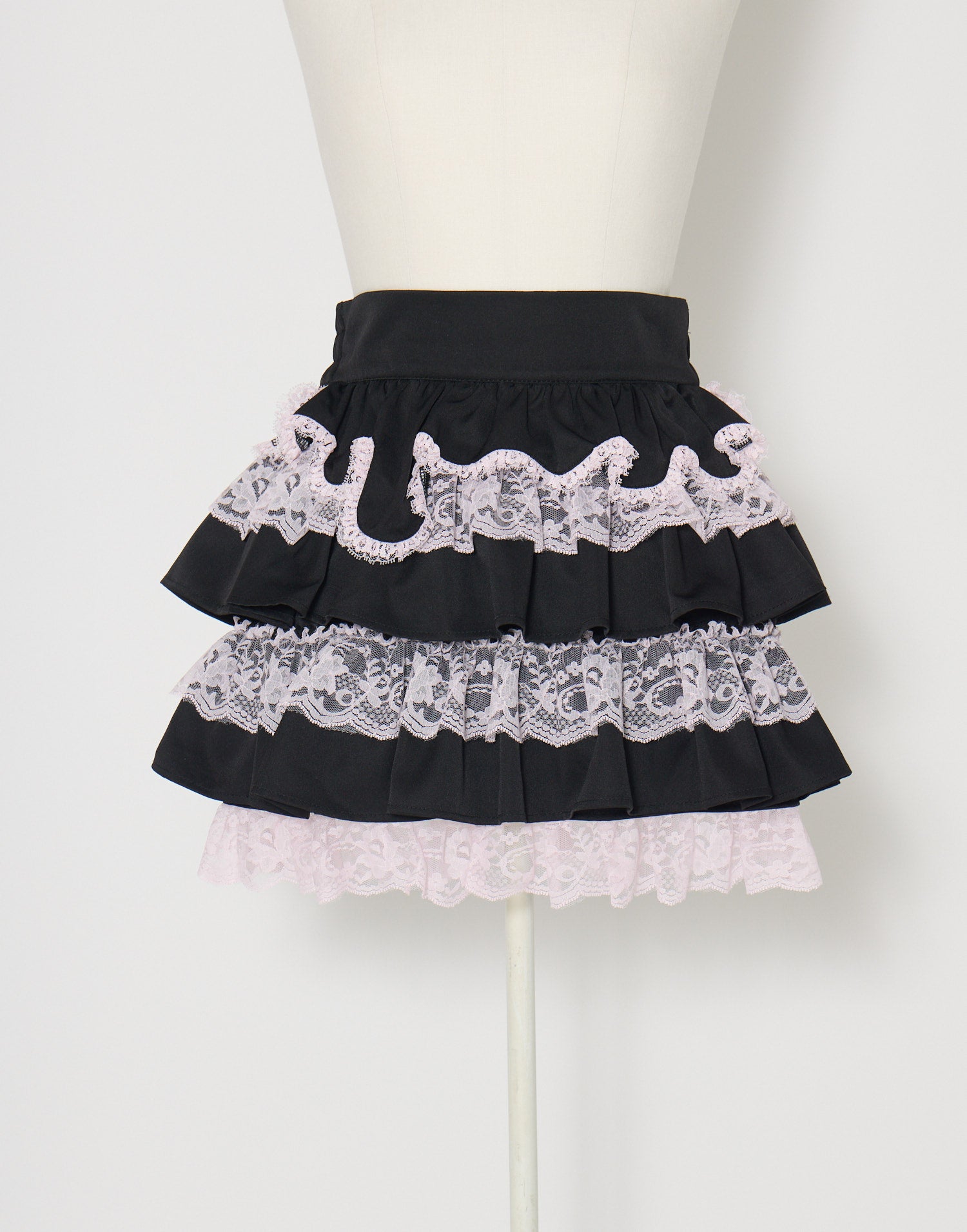 スカート AVENCHUMU Melting lace tiered skirt Melting lace tiered skirt – AVENCHUMU （アバンチュウム）