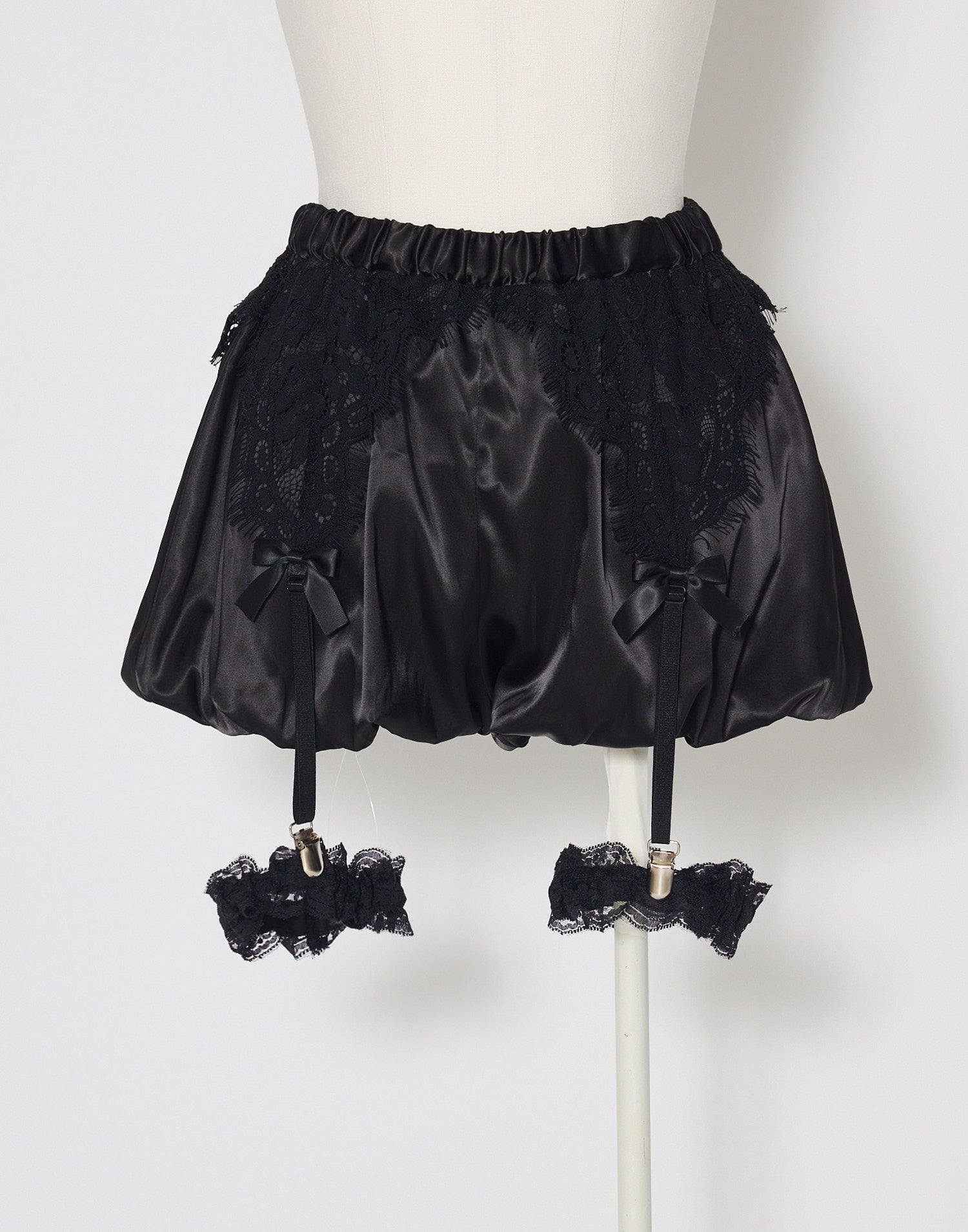 Race garter balloon short pants – AVENCHUMU （アバンチュウム）