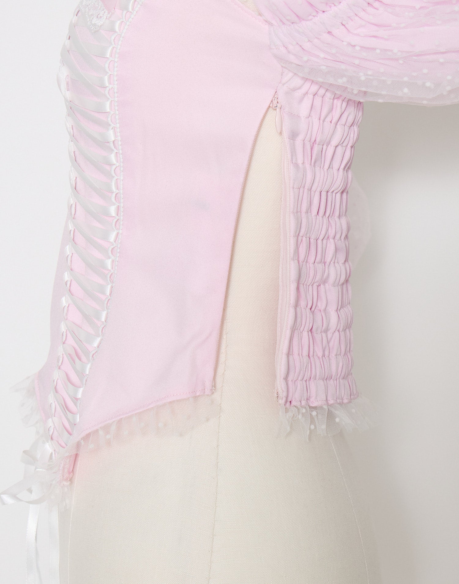 Race up off shoulder tulle puff tops – AVENCHUMU （アバンチュウム）