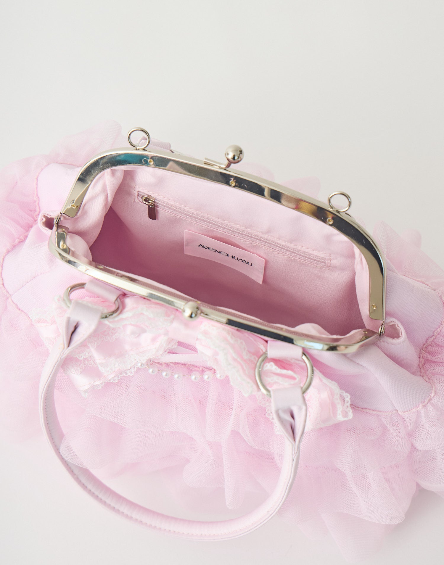 Ribbon & tulle frill kiss-lock bag – AVENCHUMU （アバンチュウム）