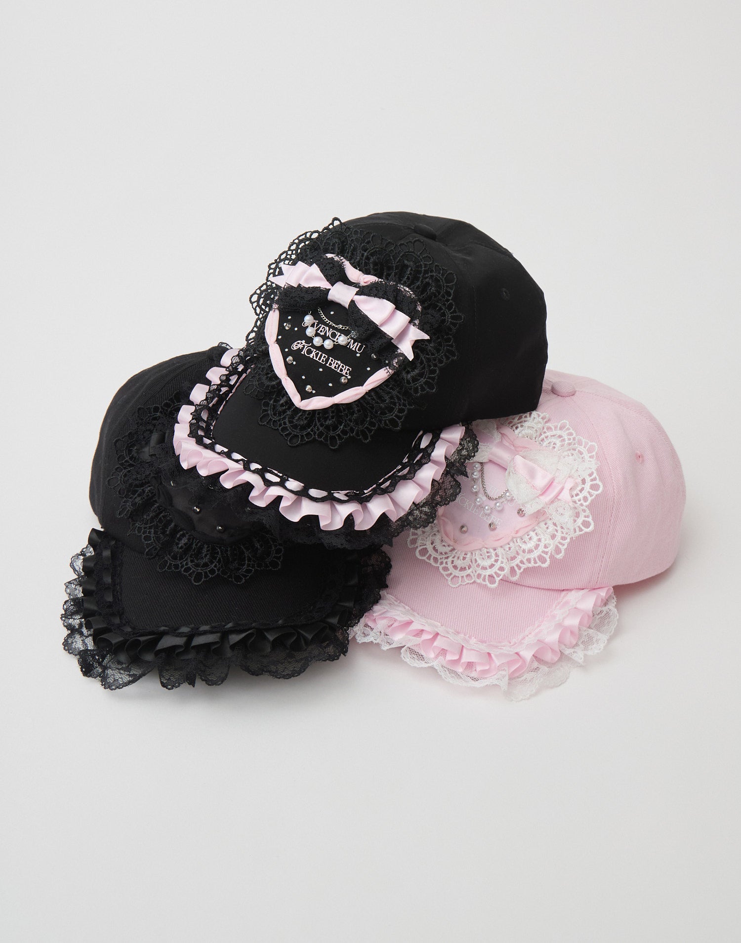 帽子 AVENCHUMU Fickle Bebe Heart's cake cap AVENCHUMU&Fickle Bebe Heart's cake cap – AVENCHUMU （アバンチュウム）