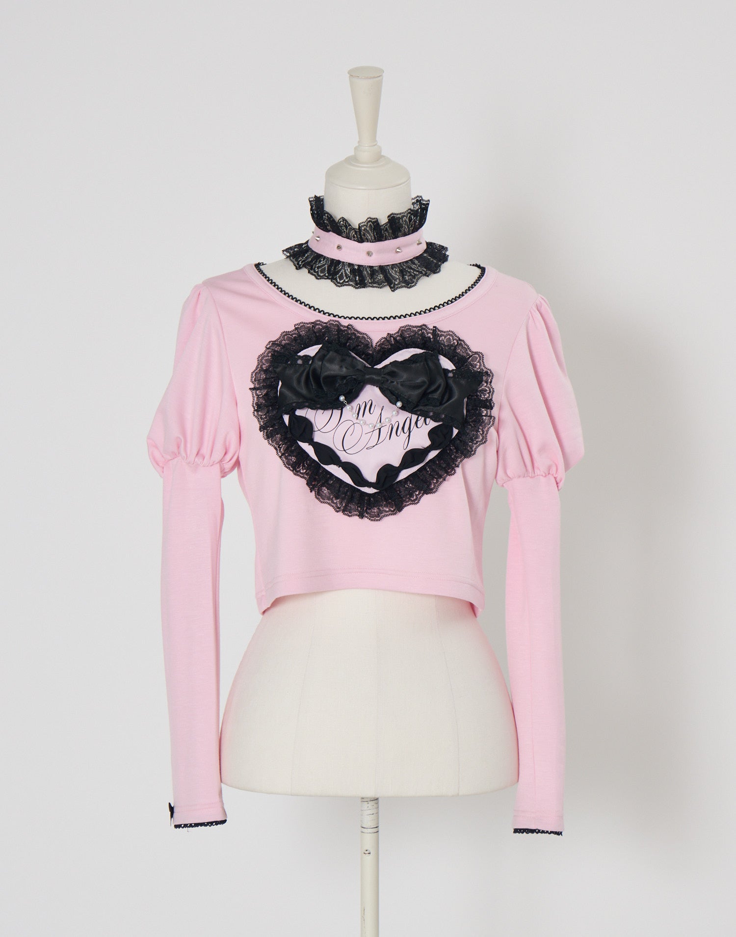 トップス AVENCHUMU heart's angel choker t-shirt Love heart's cake angel choker t-shirt – AVENCHUMU
