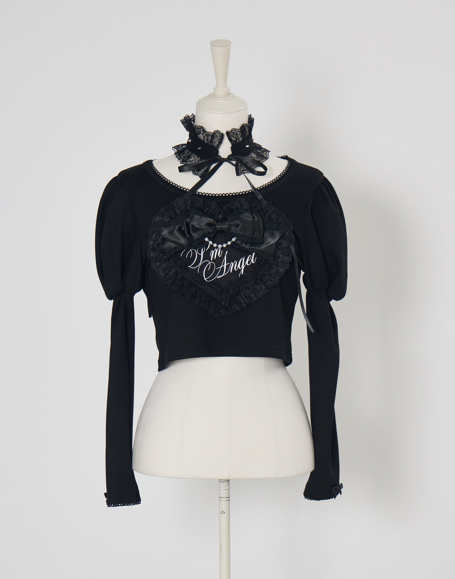 トップス AVENCHUMU heart's angel choker t-shirt Love heart's cake angel choker t-shirt – AVENCHUMU