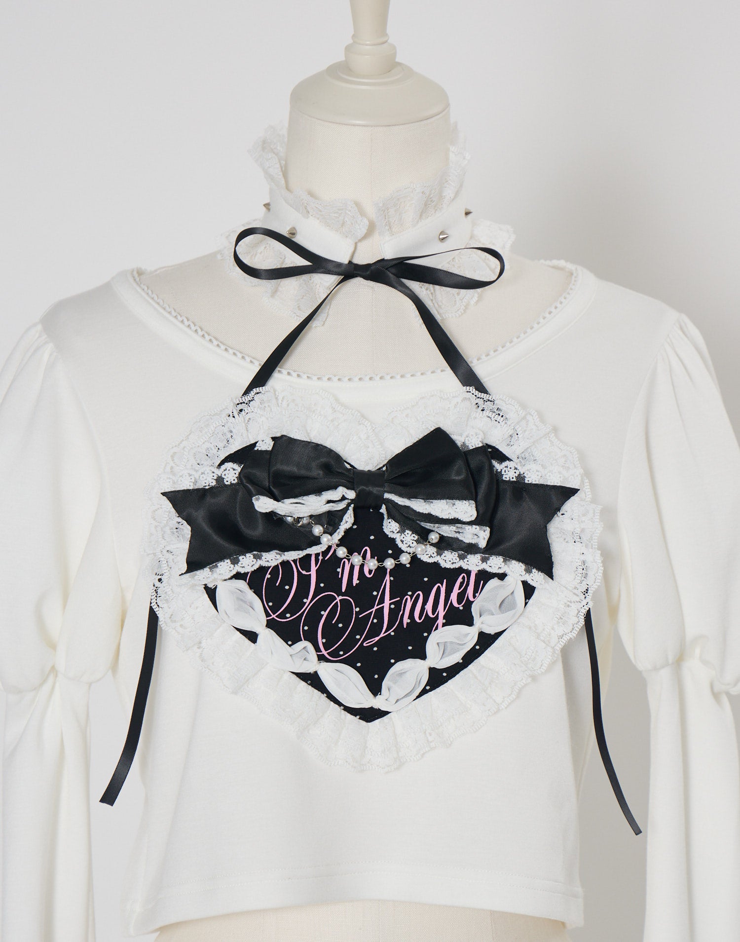 トップス AVENCHUMU heart's angel choker t-shirt Love heart's cake angel choker t-shirt – AVENCHUMU
