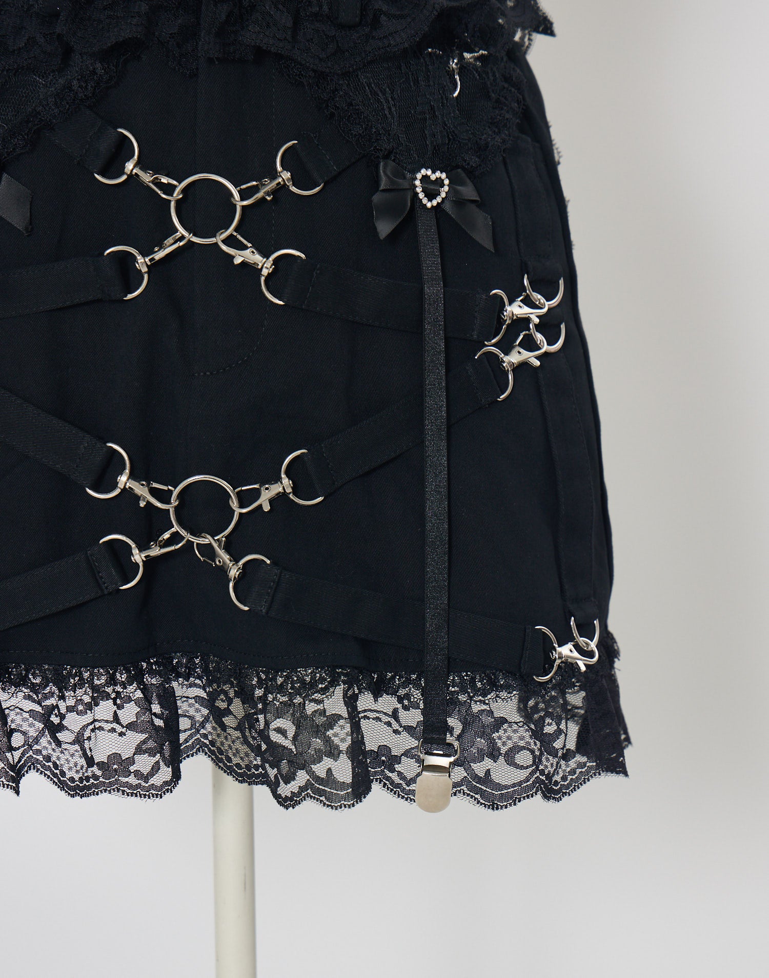 Garter & Harness lace mini skirt – AVENCHUMU （アバンチュウム）