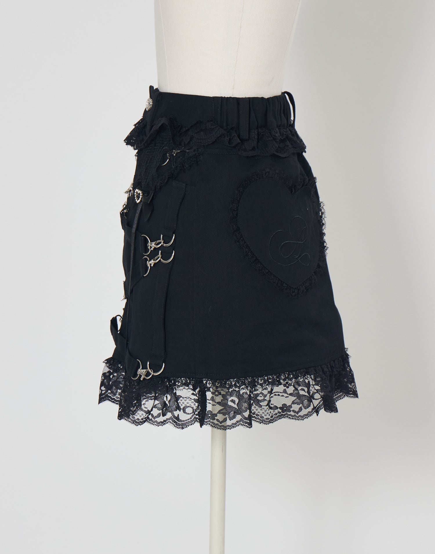 AVENCHUMU DimMoire garter belt スカート 黒黒 AVENCHUMU×DimMoire – AVENCHUMU （アバンチュウム）