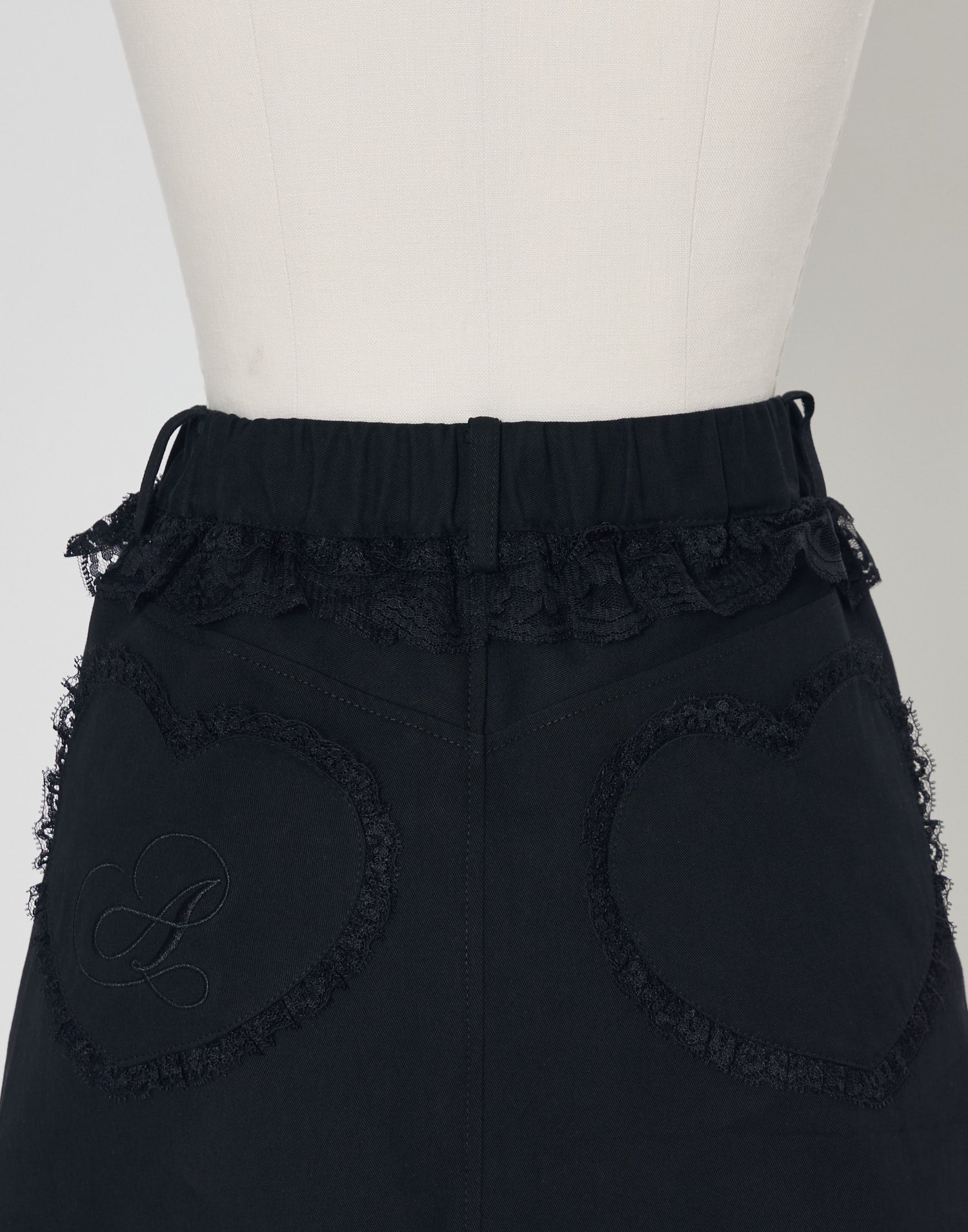 Garter & Harness lace mini skirt – AVENCHUMU （アバンチュウム）