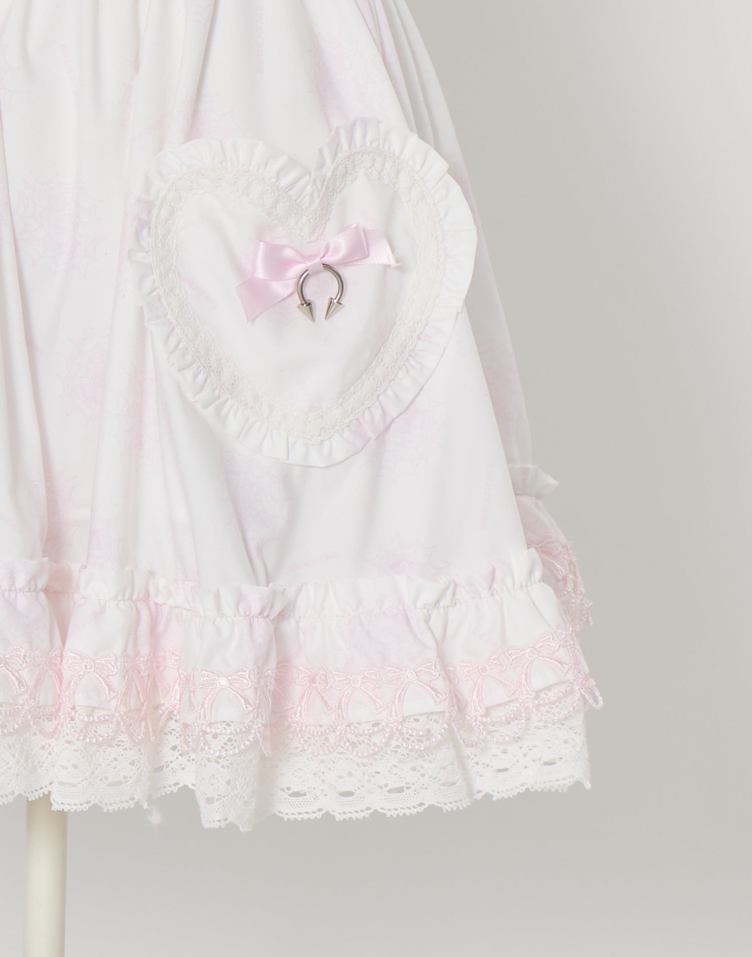 スカート avenchumu Skull illustration print heart skirt – AVENCHUMU （アバンチュウム）