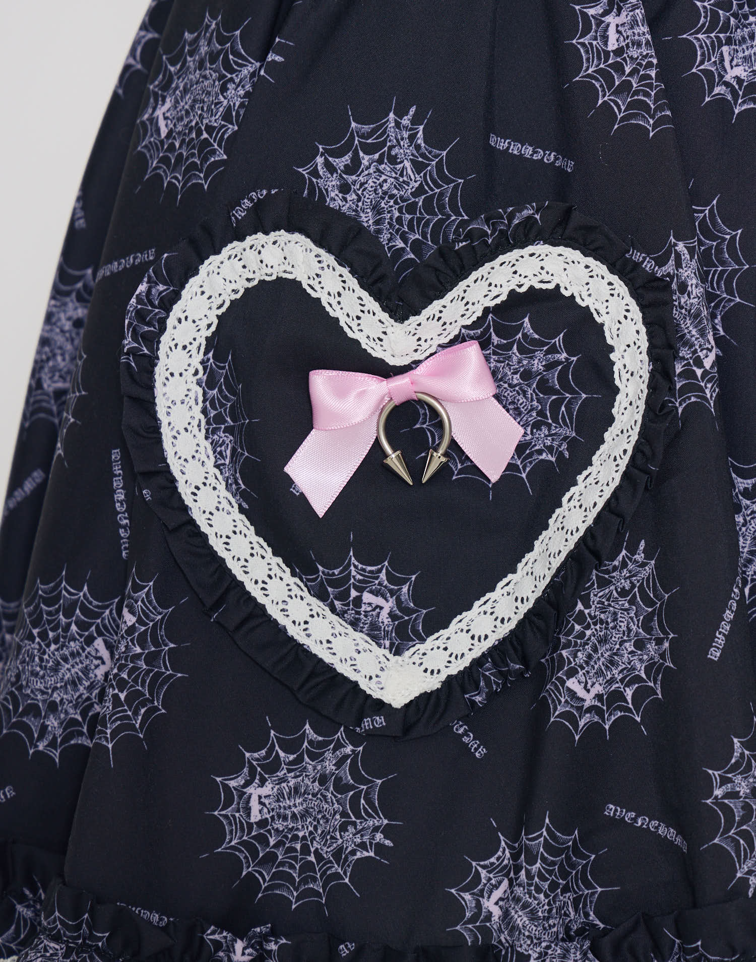 Skull illustration print heart skirt – AVENCHUMU （アバンチュウム）