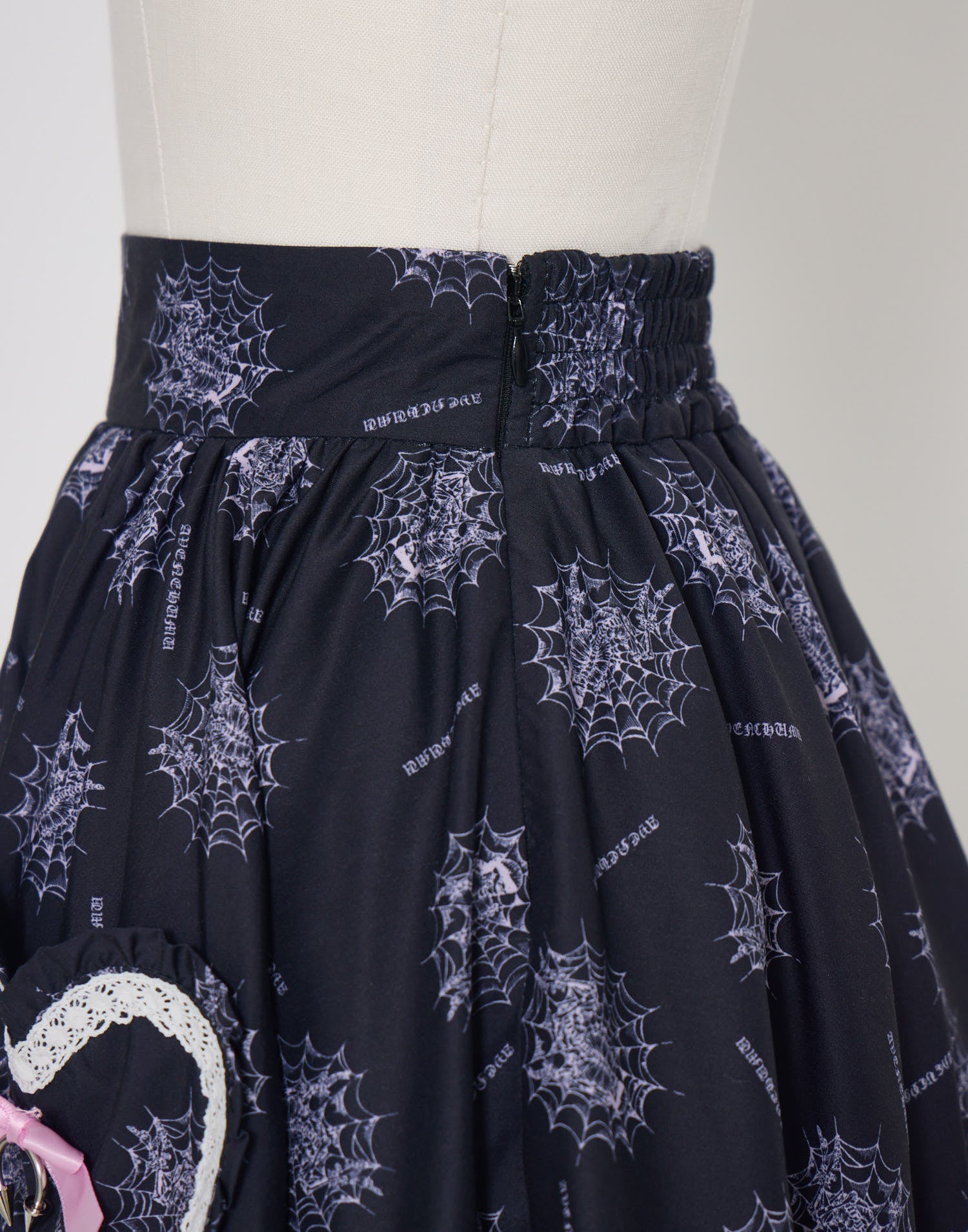 スカート AVENCHUMU skirt Ruffle frill ribbon tiered skirt – AVENCHUMU （アバンチュウム）