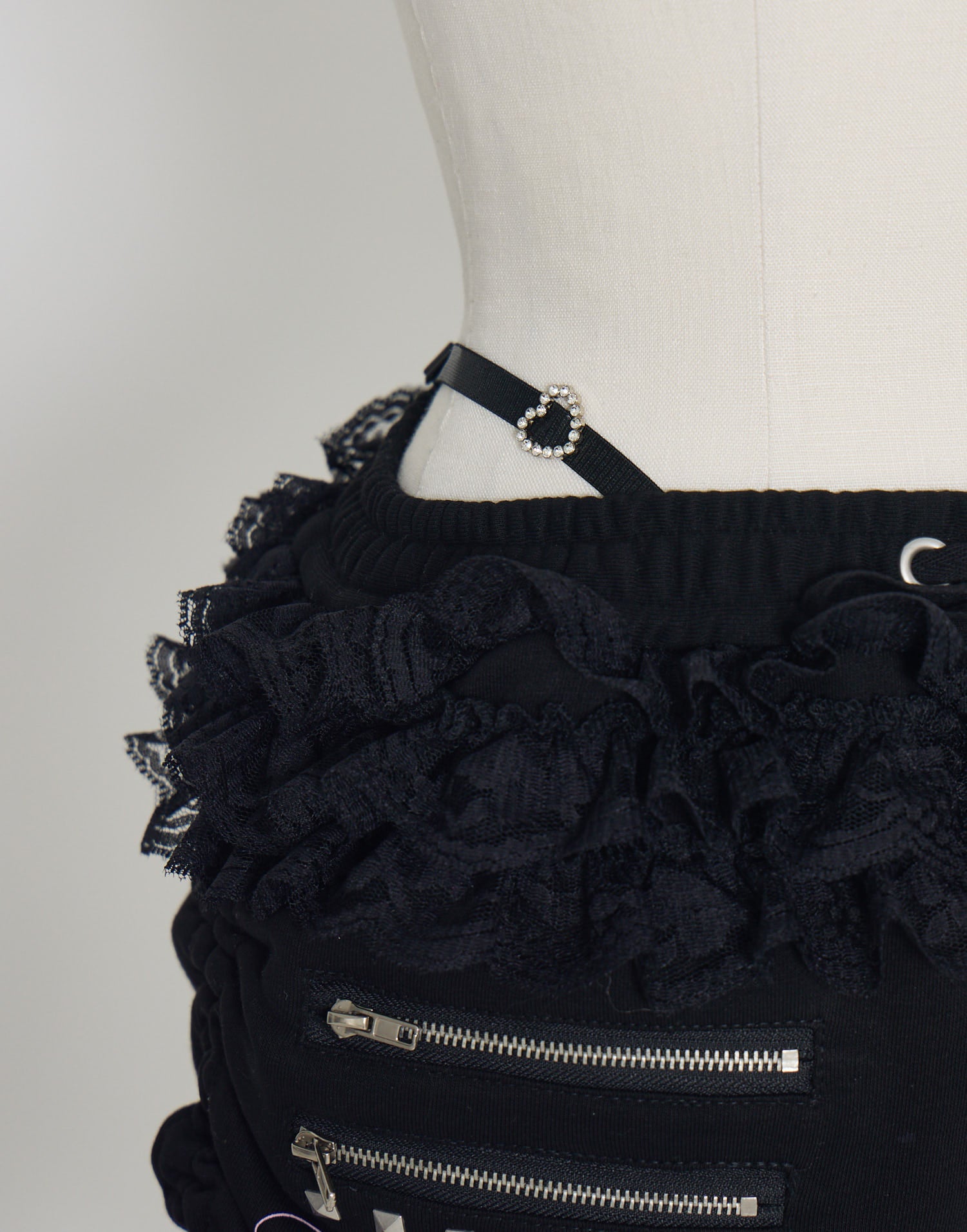 I'm Angel frill short pants – AVENCHUMU （アバンチュウム）