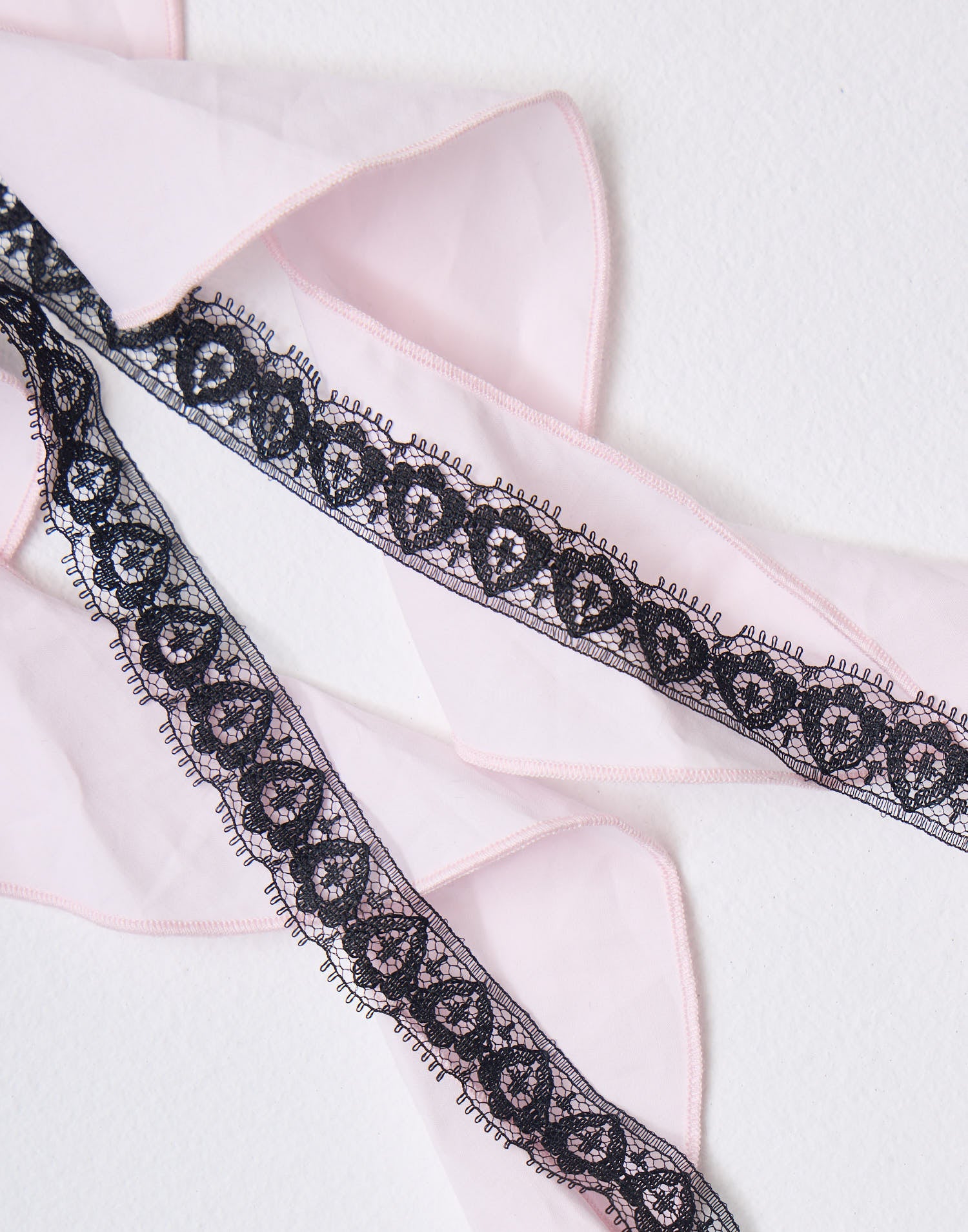Devil ribbon lace headdress – AVENCHUMU （アバンチュウム）