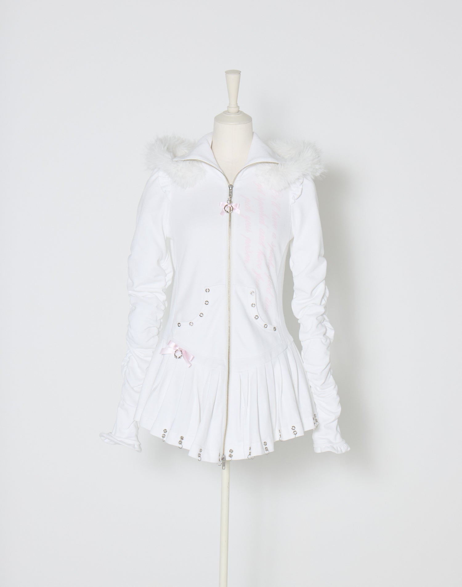 Pleated devil zip hoodie – AVENCHUMU （アバンチュウム）