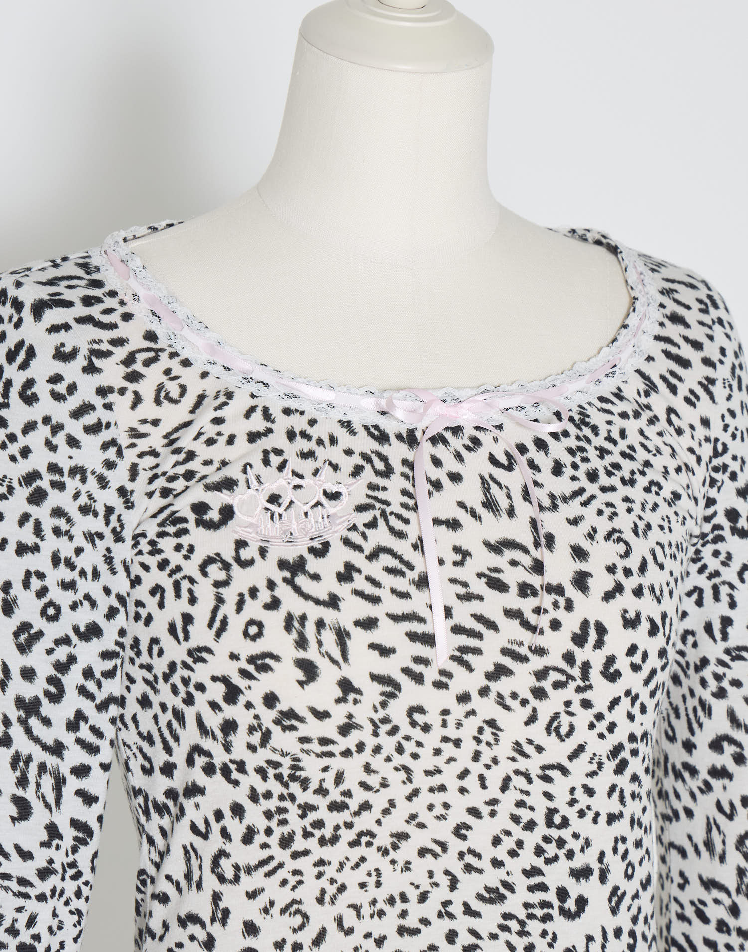 Brass knuckle long sleeve frill tops – AVENCHUMU （アバンチュウム）