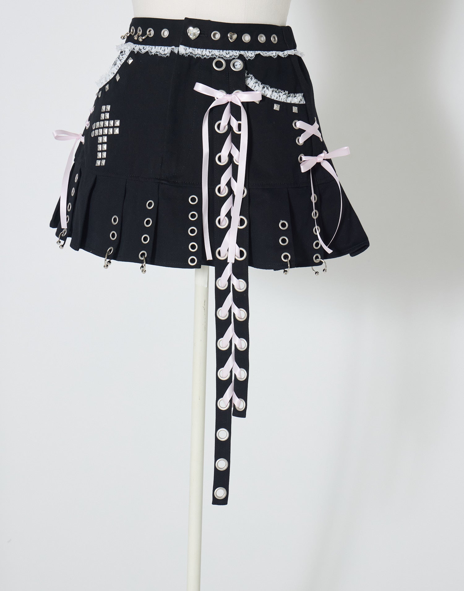 side lace up pierce pleated skirt – AVENCHUMU （アバンチュウム）