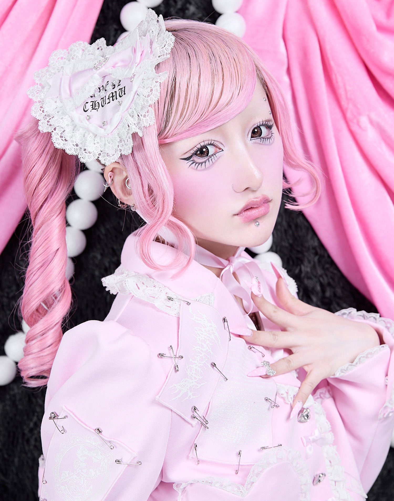 Rhinestone love heart's cake head dress – AVENCHUMU （アバンチュウム）