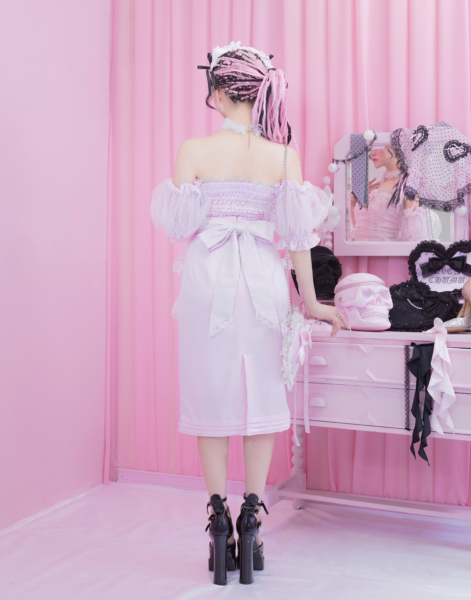 トップス avenchumu Race up off shoulder tulle puff tops – AVENCHUMU （アバンチュウム）
