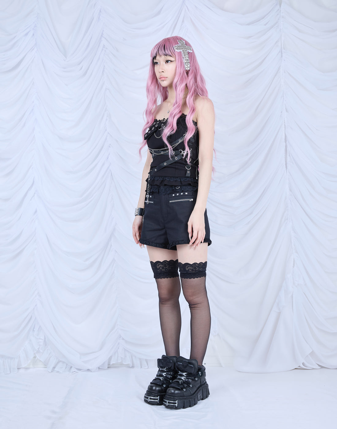 Cross chain & ribbon corset – AVENCHUMU （アバンチュウム）