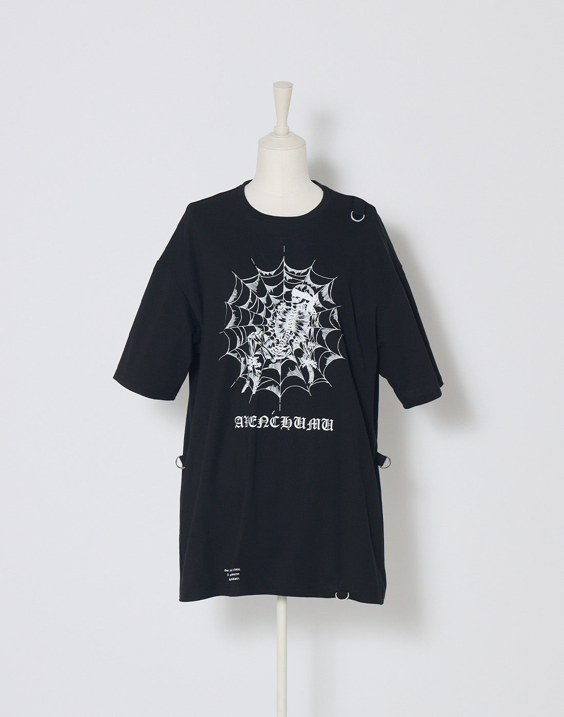 Skull illustration print studded cross t-shirt – AVENCHUMU