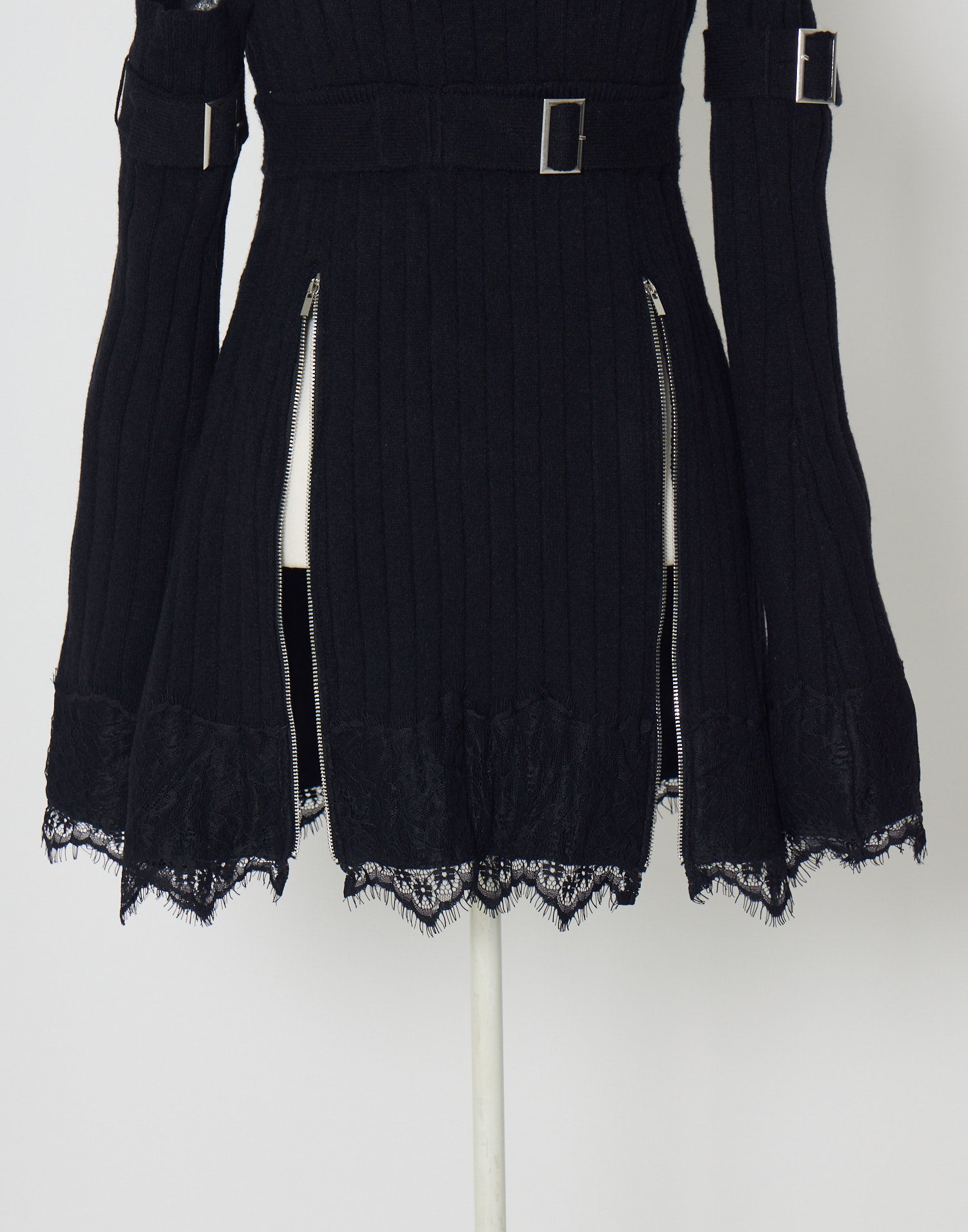 ワンピース AVENCHUMU Belt & zip arm warmers knit one-piece – AVENCHUMU （アバンチュウム）
