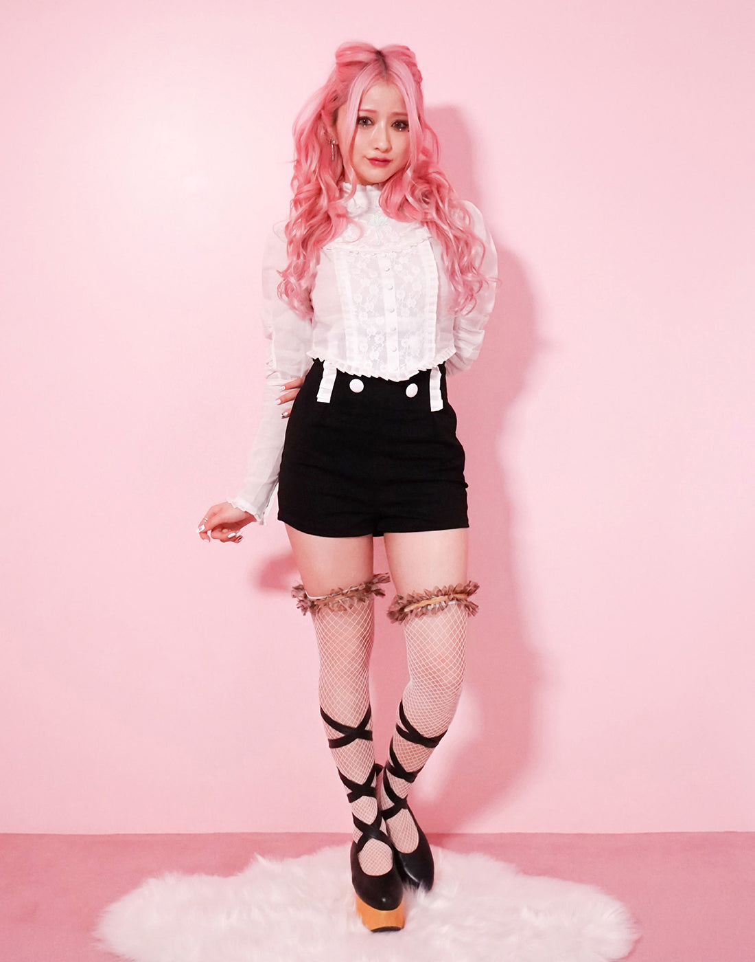 Aventulle】Aventulle logo blouse – AVENCHUMU (アバンチュウム) Aventulle】Aventulle logo blouse – AVENCHUMU (アバンチュウム)