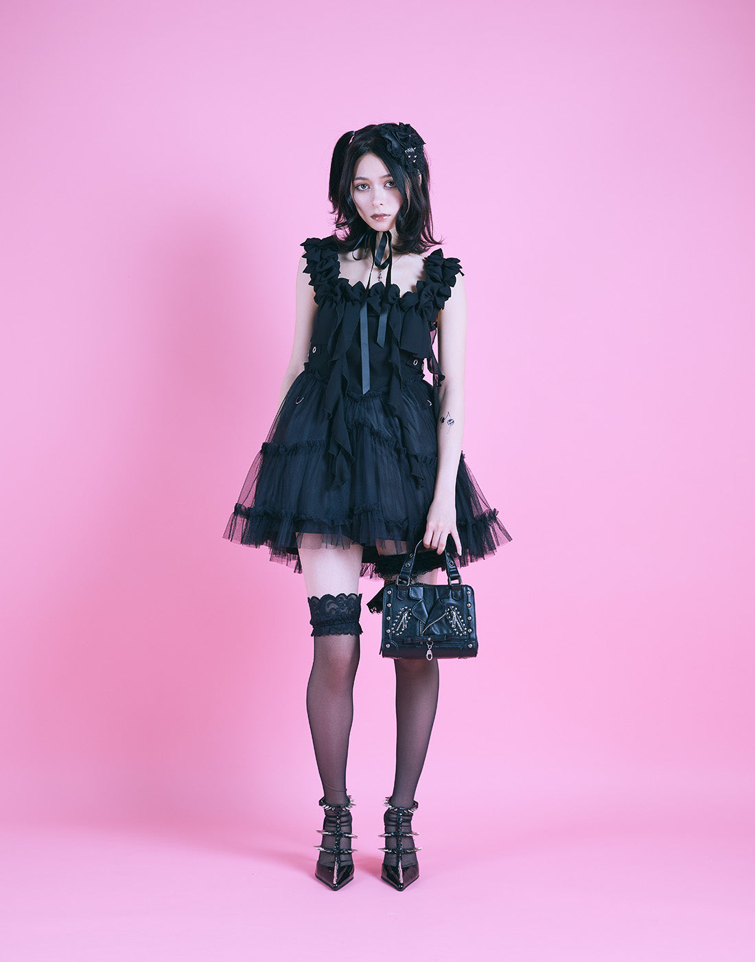 ワンピース Avenchumu Front ribbon chain one piece Front ribbon chain one piece – AVENCHUMU （アバンチュウム）