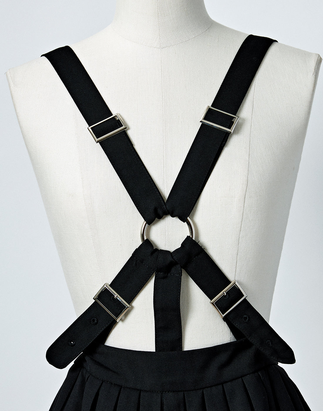 AVENCHUMU Girls pleated harness skirt 黒 Girls pleated harness skirt – AVENCHUMU （アバンチュウム）