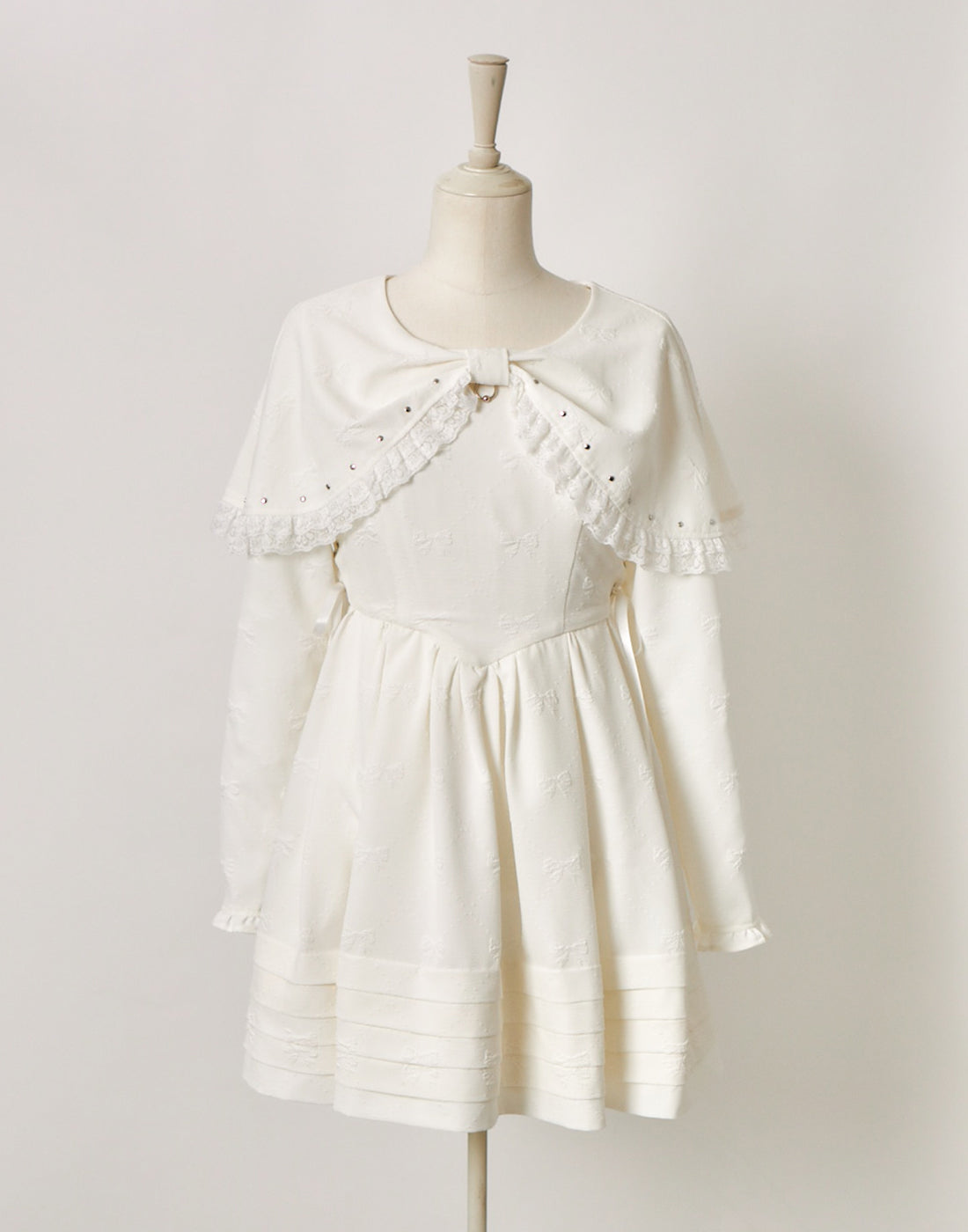 ワンピース Bone ribbon puff doll dress / AVENCHUMU Bone ribbon puff doll dress – AVENCHUMU （アバンチュウム）