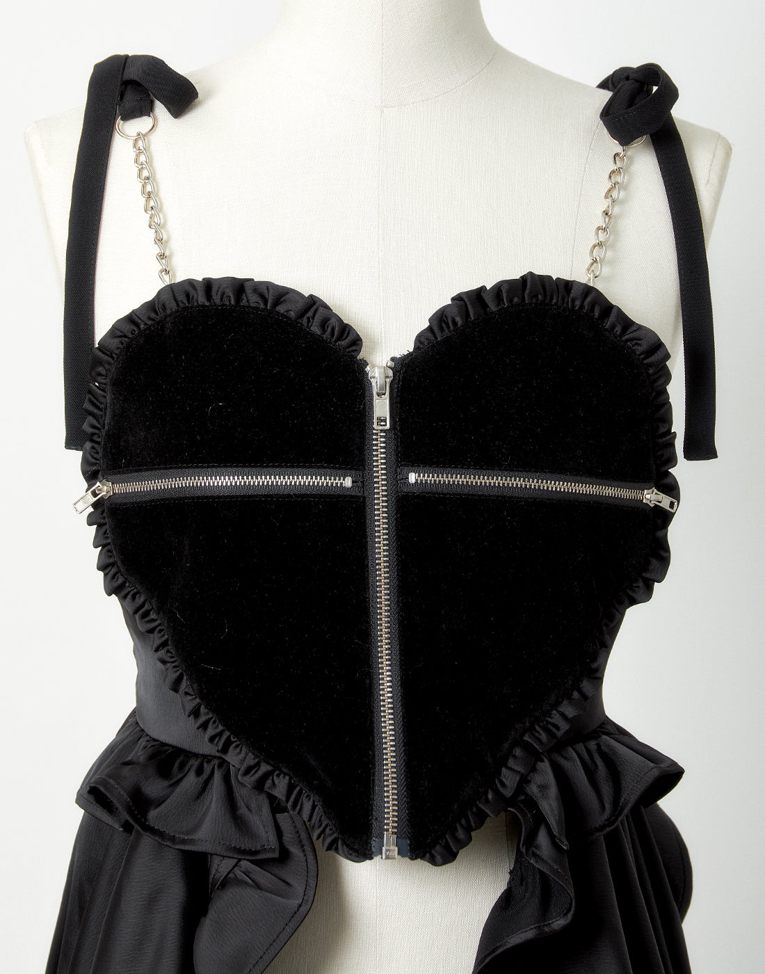 Zip heart ＆ chain ruffle gilet – AVENCHUMU （アバンチュウム）