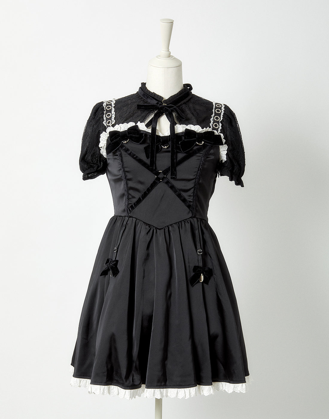 Back ruffle ribbon harness one piece – AVENCHUMU （アバンチュウム）