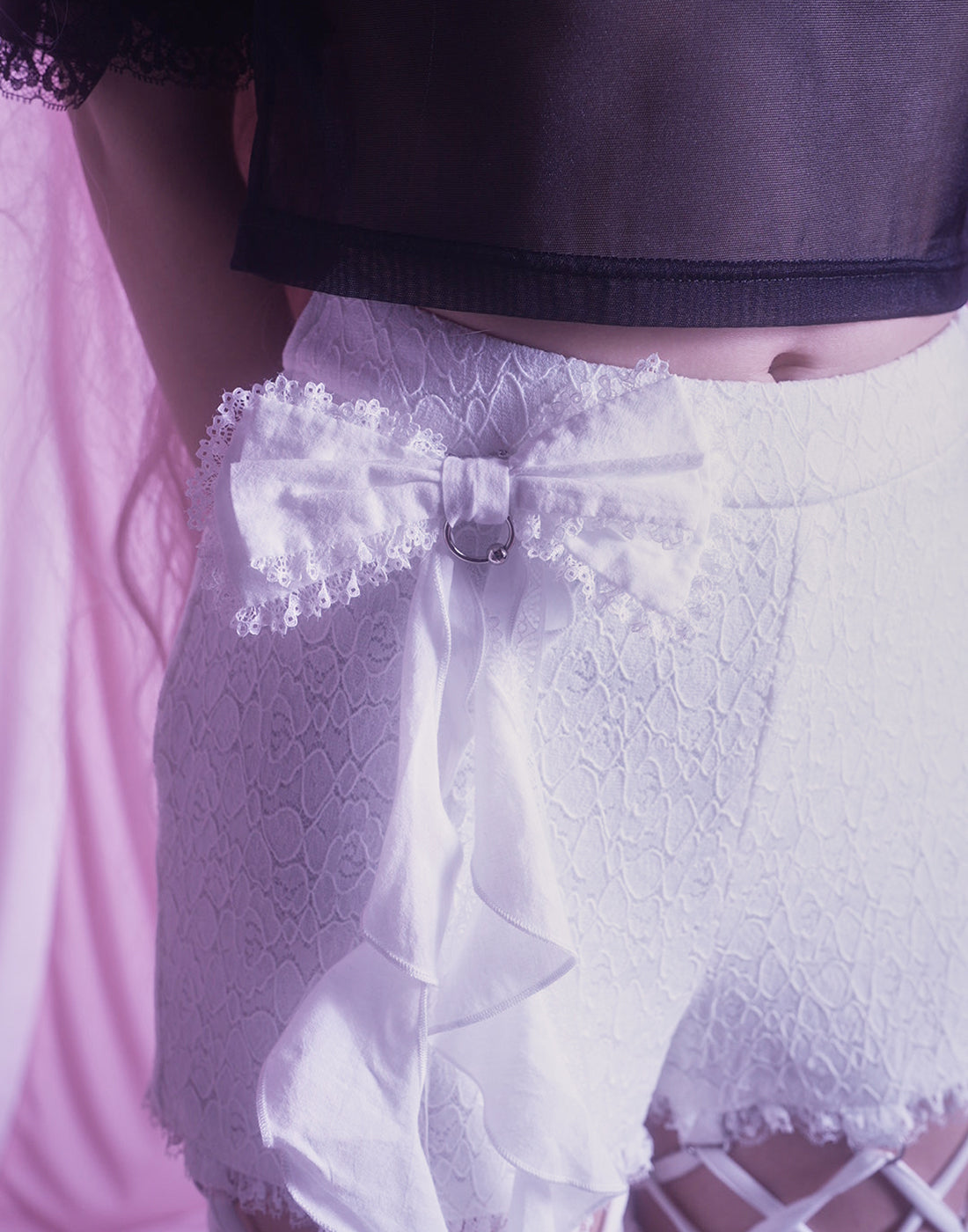 Open lace up lace flare pants – AVENCHUMU （アバンチュウム）