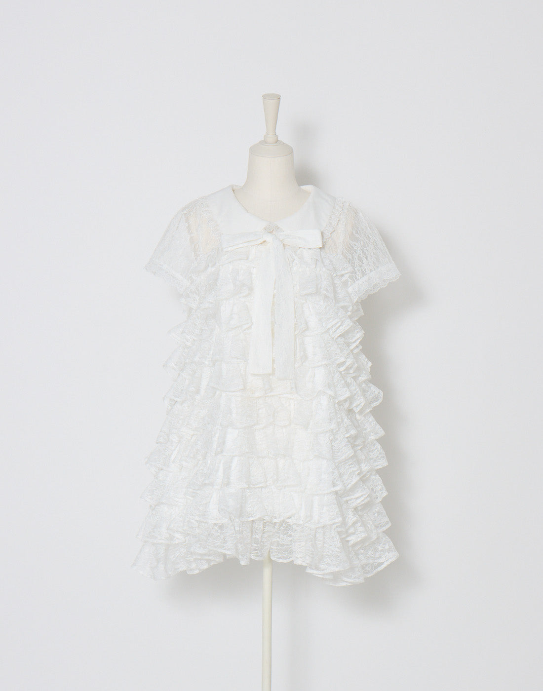 AVENCHUMU フリルレースティアードワンピース Full of frills lace tiered one piece – AVENCHUMU （アバンチュウム）