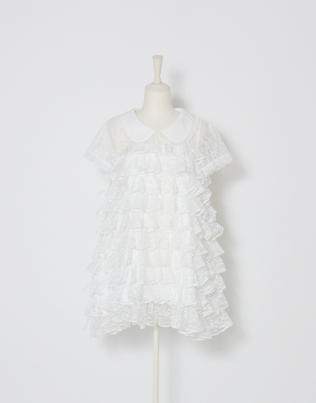AVENCHUMU フリルレースティアードワンピース Full of frills lace tiered one piece – AVENCHUMU （アバンチュウム）