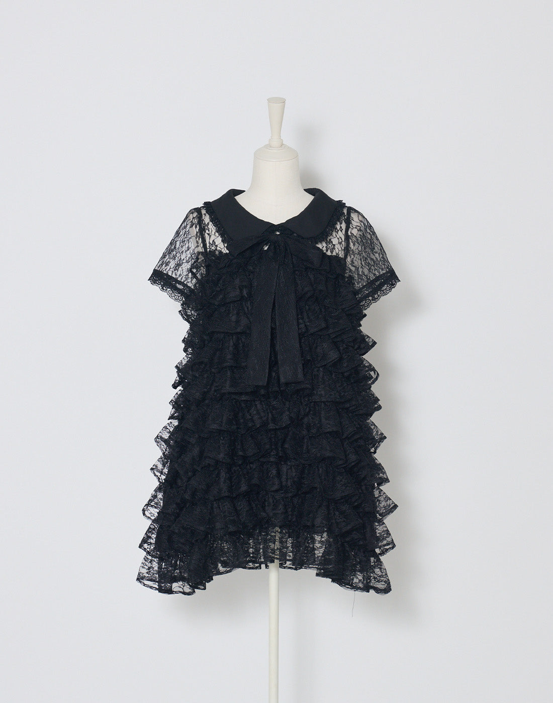 AVENCHUMU フリルレースティアードワンピース Full of frills lace tiered one piece – AVENCHUMU （アバンチュウム）