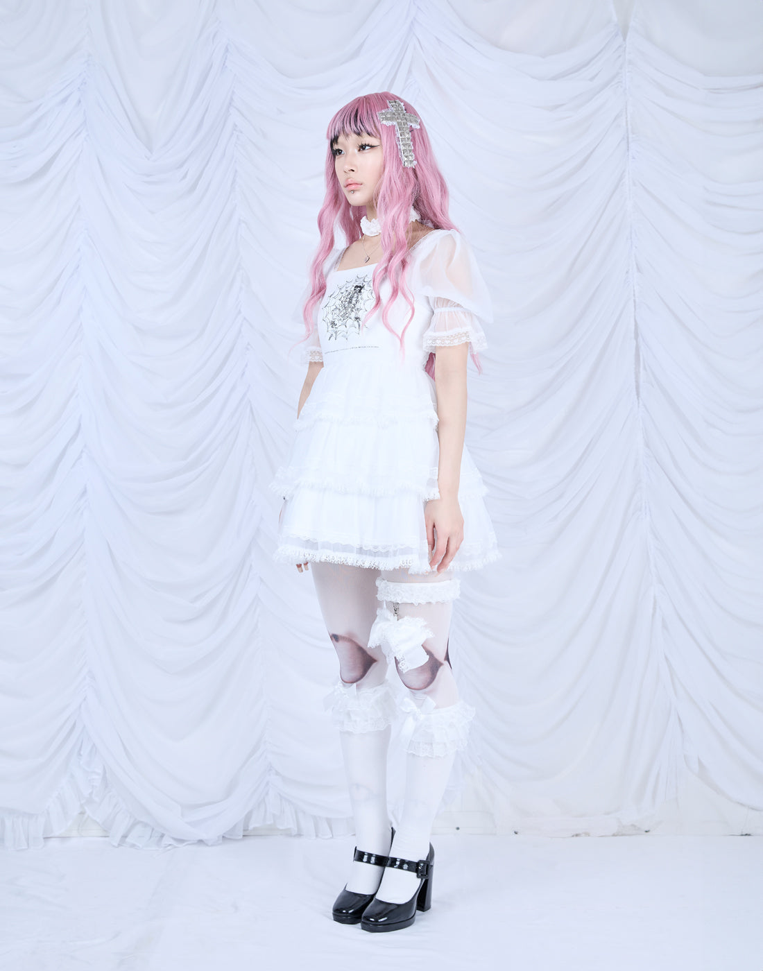 Frill choker sheer tiered illustration onepiece – AVENCHUMU
