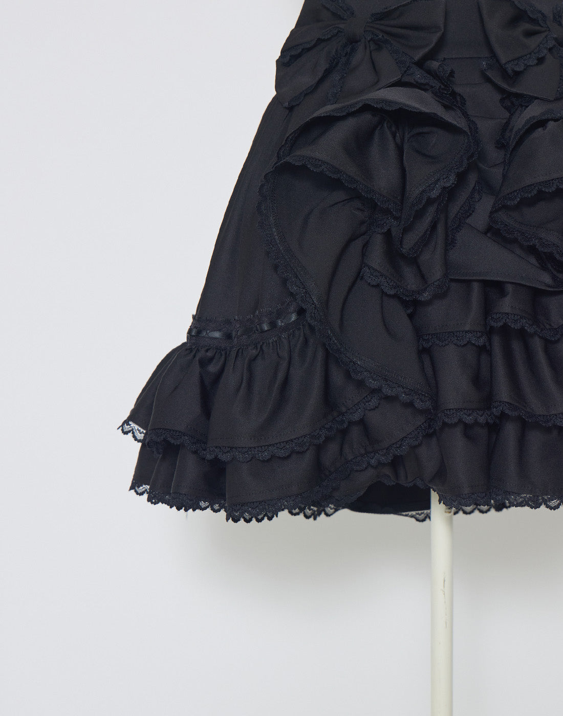 My only Doll frill skirt – AVENCHUMU （アバンチュウム）