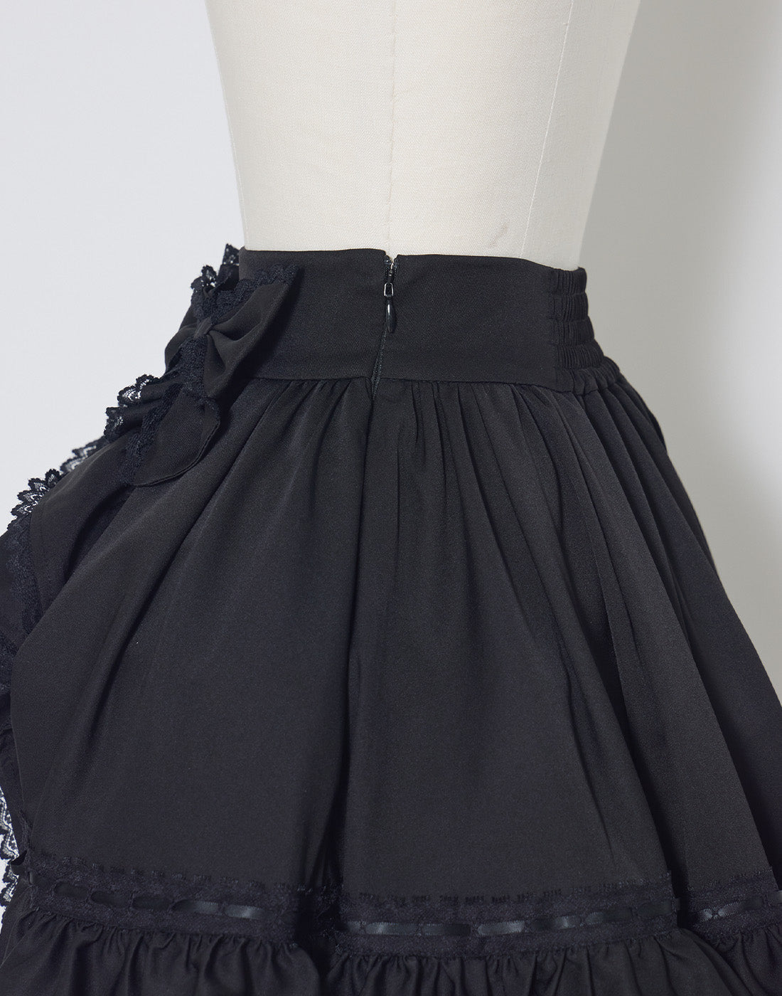 My only Doll frill skirt – AVENCHUMU （アバンチュウム）