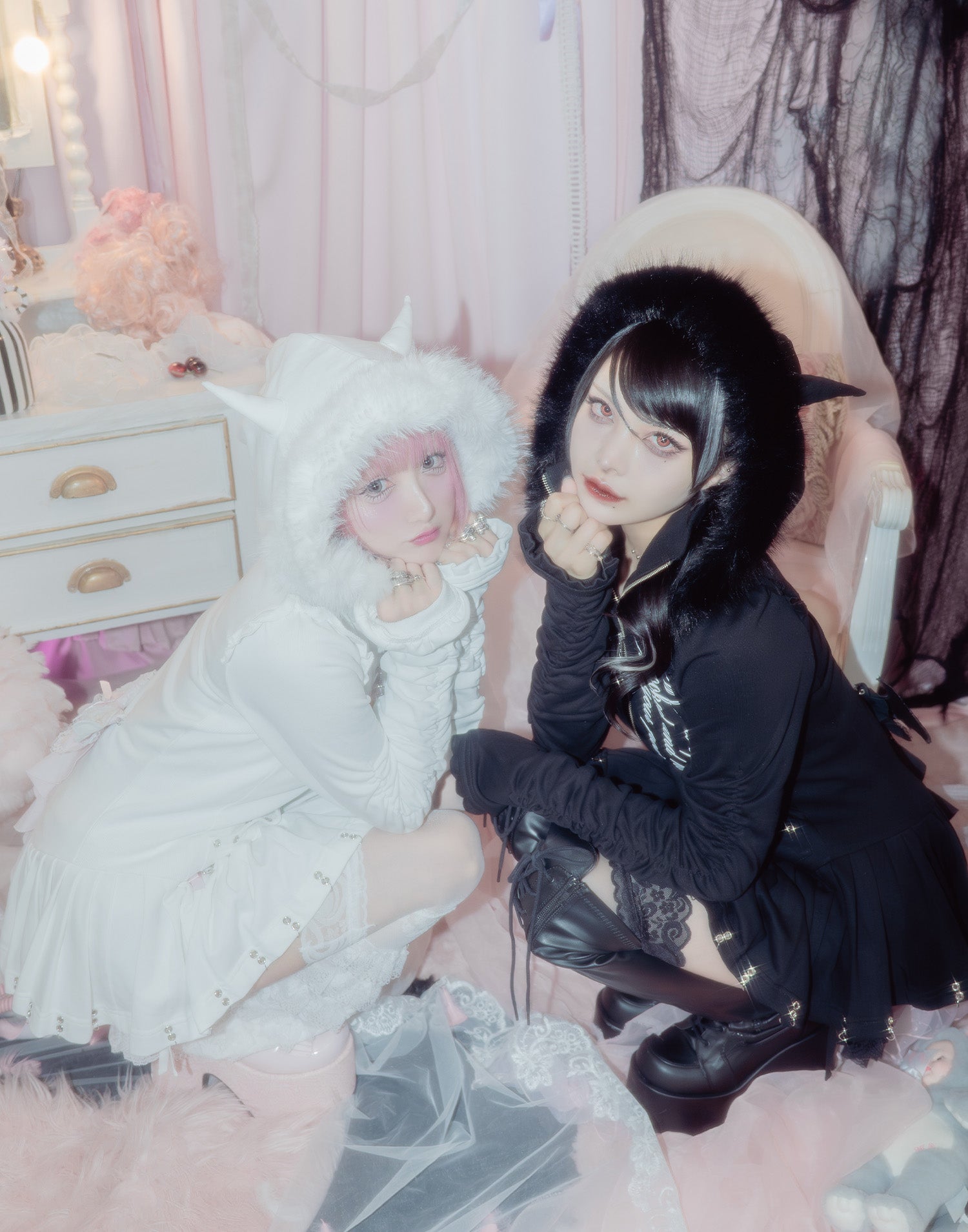 【AVENCHUMU】 Front ribbon chain one piece Front ribbon chain one piece – AVENCHUMU （アバンチュウム）