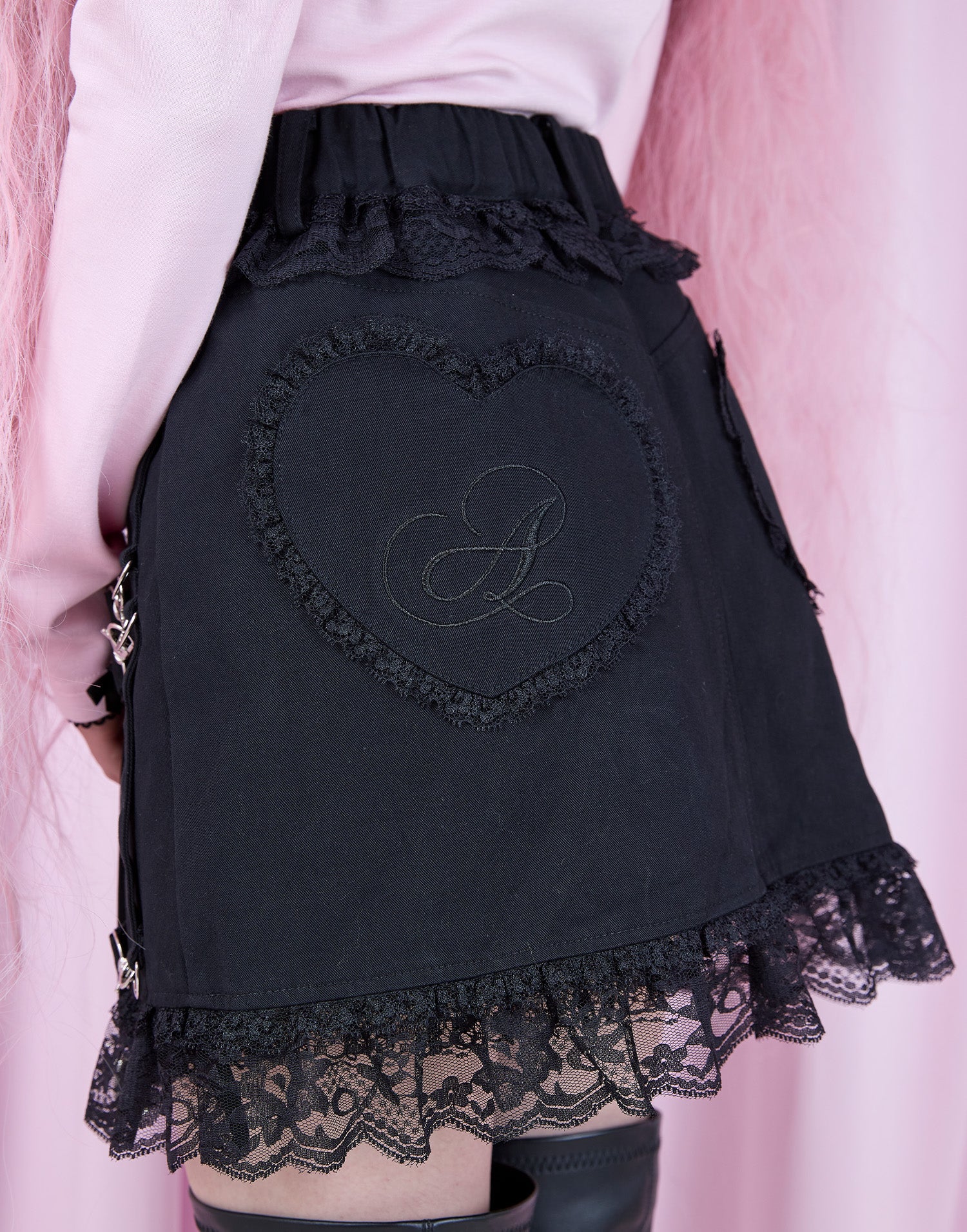 Garter & Harness lace mini skirt – AVENCHUMU （アバンチュウム）