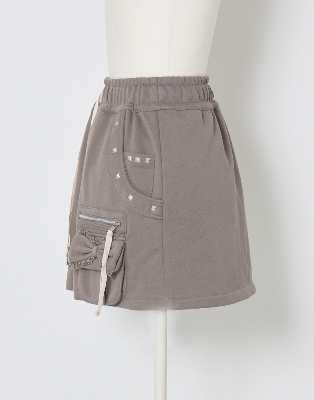 Ribbon pocket studded sweat skirt – AVENCHUMU （アバンチュウム）