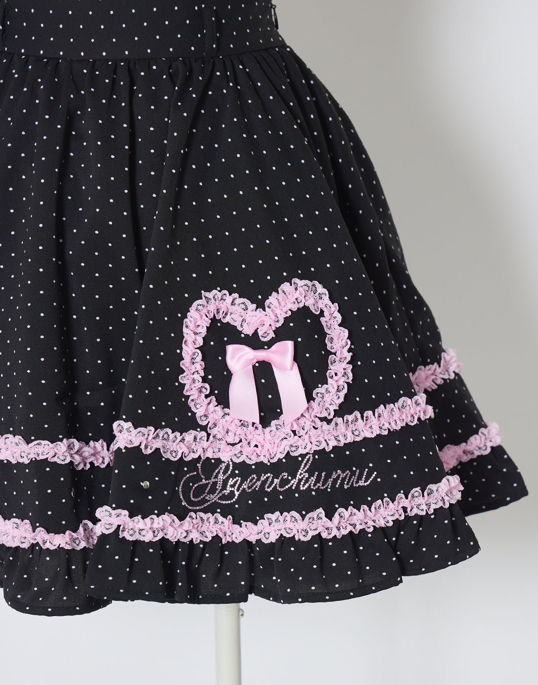 スカート AVENCHUMU Frill heart stone logo skirt Ribbon garter tutu skirt – AVENCHUMU （アバンチュウム）