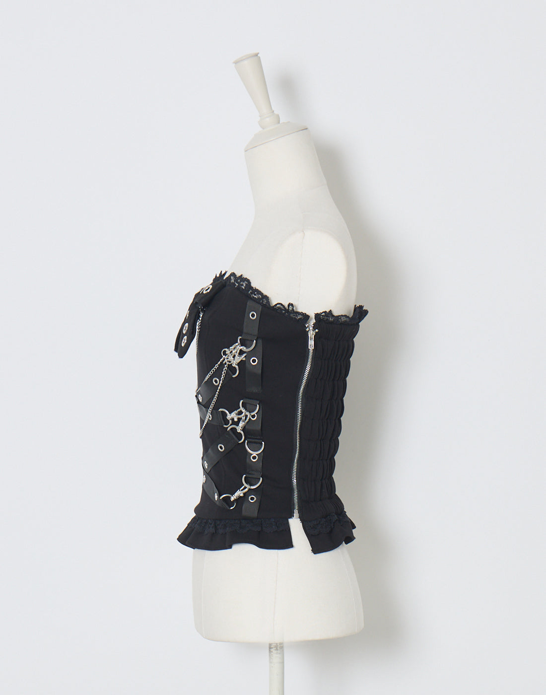 【AVENCHUMU】 Front ribbon chain one piece Front ribbon chain one piece – AVENCHUMU （アバンチュウム）