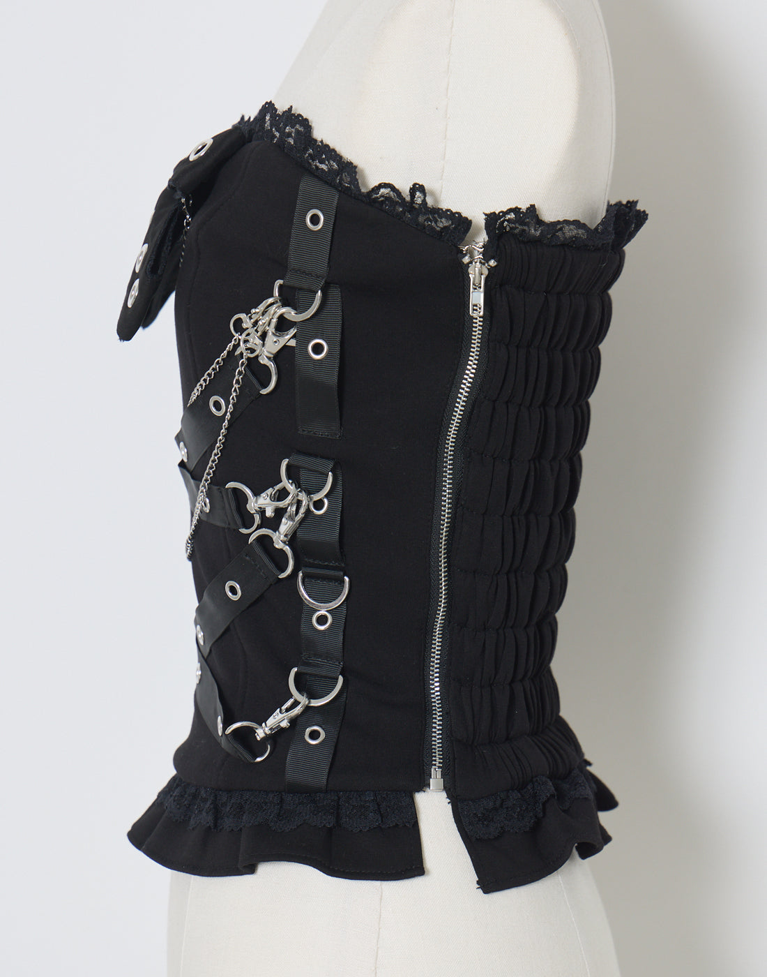 【AVENCHUMU】 Front ribbon chain one piece One piece – AVENCHUMU （アバンチュウム）