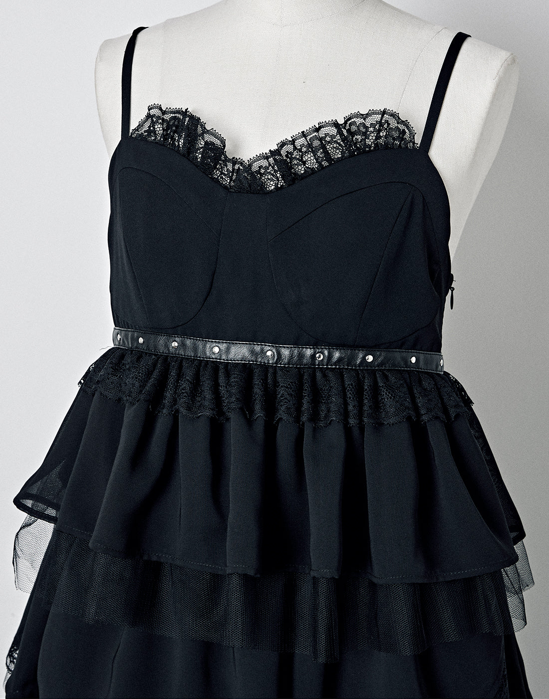 ワンピース AVENCHUMU Love tiered dress one piece Love tiered dress one piece – AVENCHUMU （アバンチュウム）